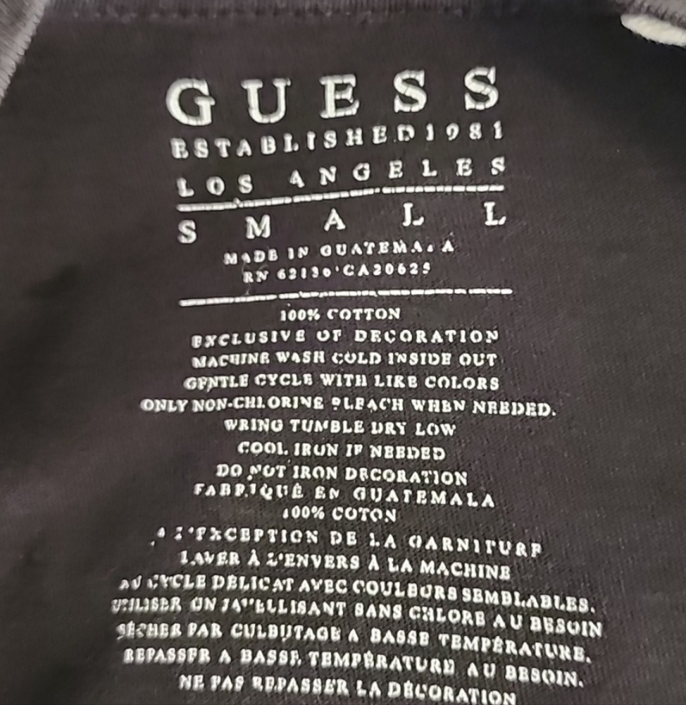 Guess T-Shirt Unisex Embossed Logo 100% Cotton Short Sleeve Vintage Black Size S - Picture 11 of 11